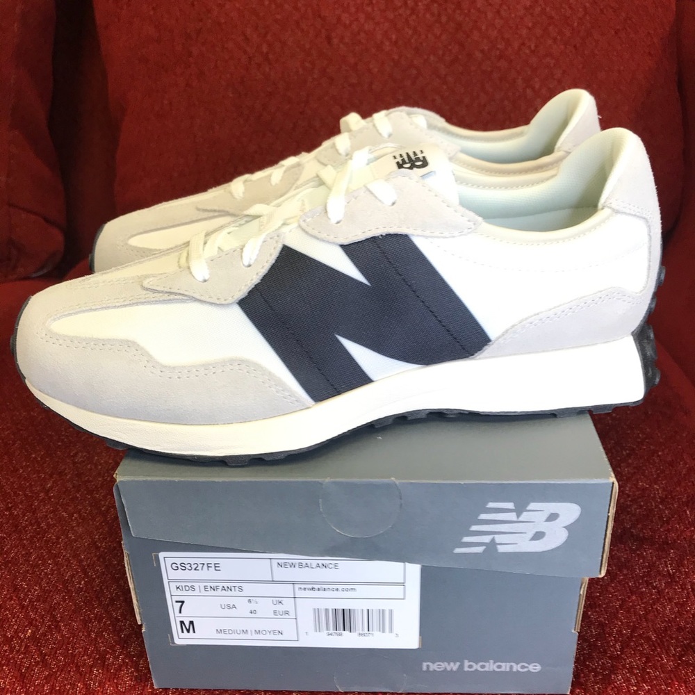 New Balance 327 Size 7